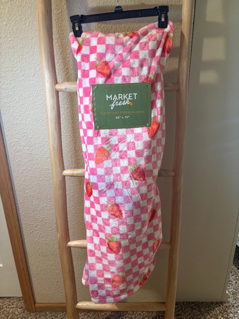 Market Fresh Strawberry Pink Checkerboard Velvet Soft Throw Blanket 60x70 NWT